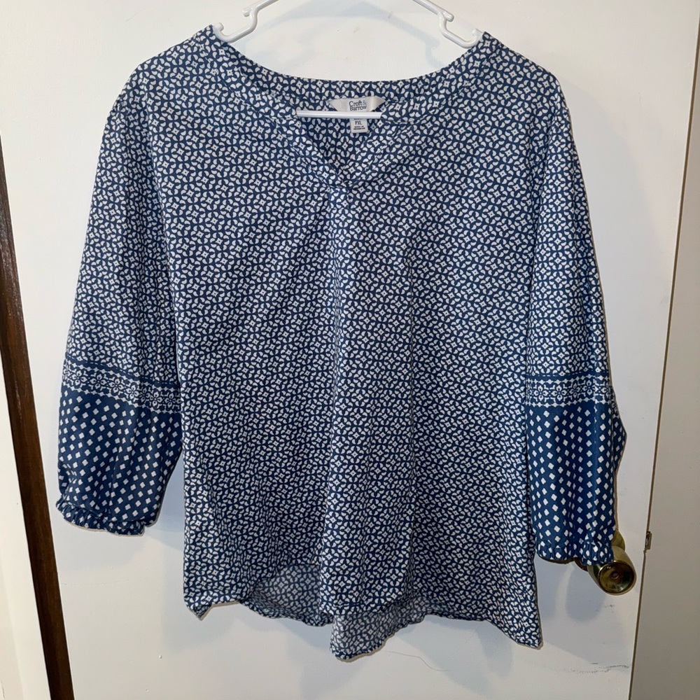 Women’s Blue and White Blouse Top - Croft & Barrow - Size PXL Petite
